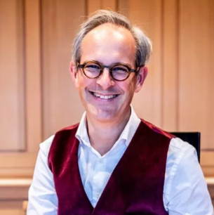 Toewijzing krantendistributie: Reactie van Xavier Bouckaert (Roularta) – “De overheid mag magazines niet discrimineren”