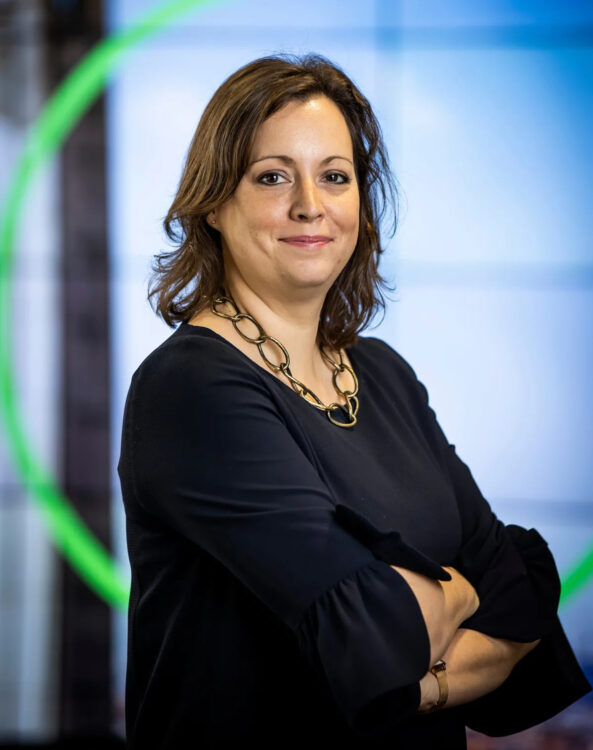 Réforme de la direction de la VRT : Tom Peeters devient Directeur de Connexion, Karen Donders est la nouvelle Directrice de Talent & Organisation Réforme de la direction de la VRT : Tom Peeters devient Directeur de Connexion, Karen Donders est la nouvelle Directrice de Talent & Organisation