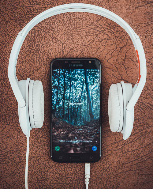 CIM Audio Time 2023: Bijna 5u per dag naar audio luisteren
