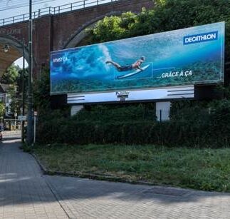 Clear Channel wint het reclamebeheer van het groot formaat van de NMBS