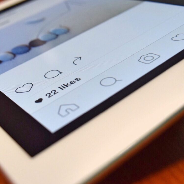 Marketing d’influence sur Instagram : faux profils et fraude, mais taux d’engagement élevé