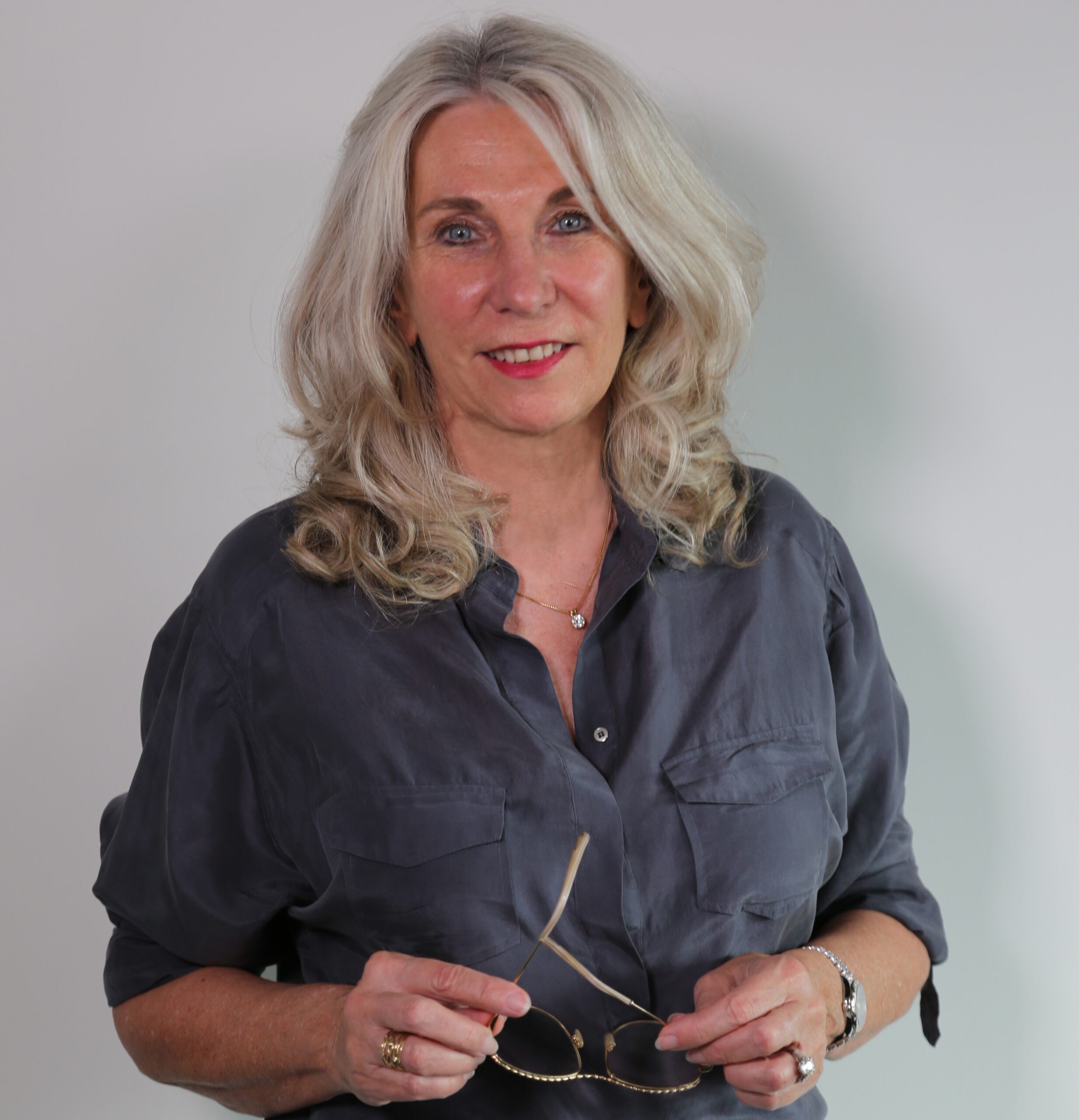 Christine Brone neemt gas terug en laat een solide managementteam achter bij PHD Media België