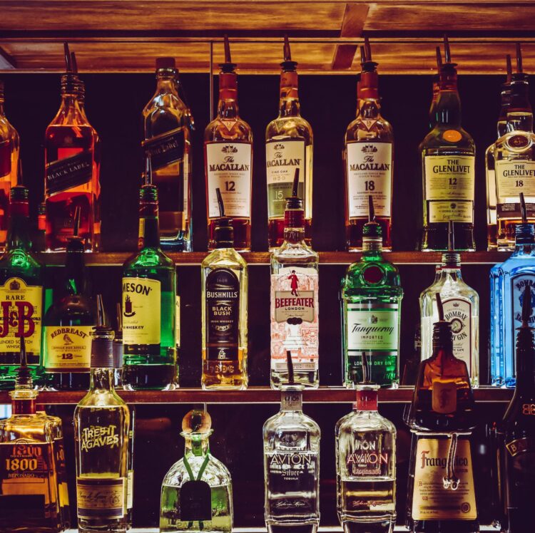 Seen from Space: Alcohol en media