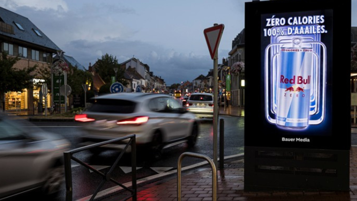 Bauer Media Outdoor en Red Bull tillen digital naar nieuwe hoogten in 3D