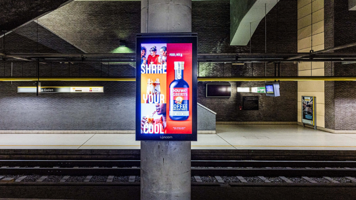 Lijncom double son réseau DOOH souterrain dans le métro anversois