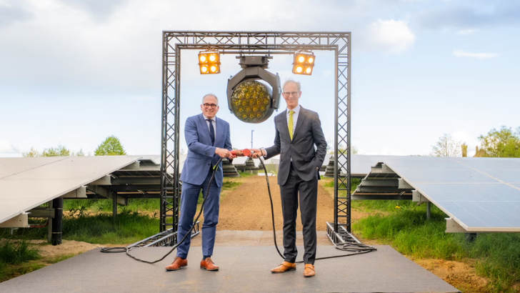 Roularta Media Group inaugure un parc solaire innovant, qui allie énergie et nature