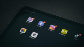 Seen from Space : Les paradoxes des médias sociaux en Flandre