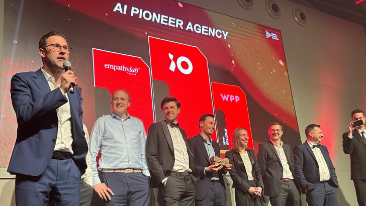 iO remporte le prix AI Pioneer Agency of the Year et mise pleinement sur l’IA comme levier de croissance pour ses clients