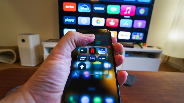 Seen from Space : IPTV, l’obscur et le clair