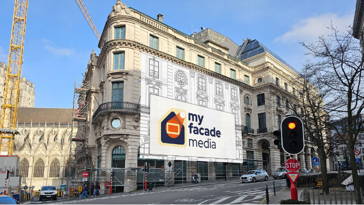 MyFacadeMedia lance une plateforme en ligne pour la publicité OOH temporaire sur façades et échafaudages